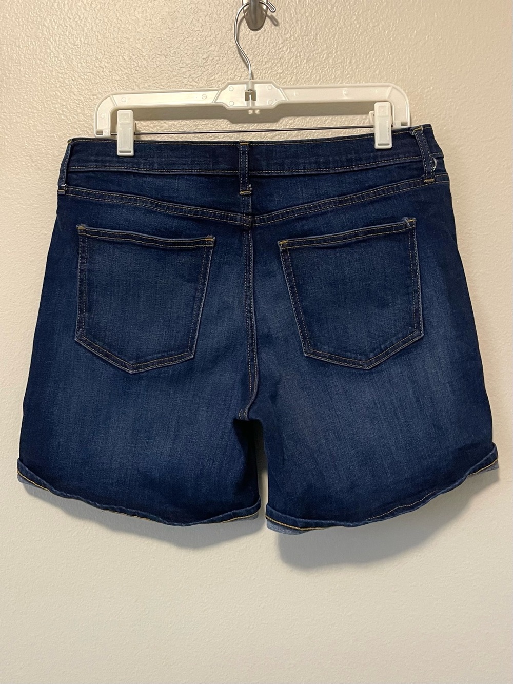 GAP Denim 5" Dark Indigo Jean Shorts - Cuffed & Stretch Denim - Size 30